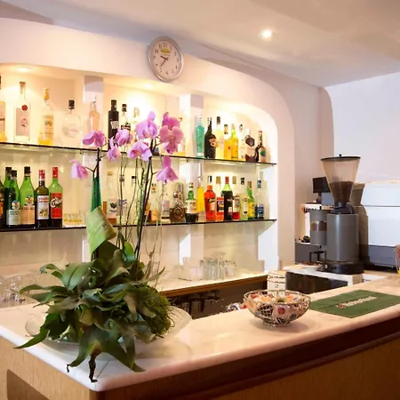 Veliero 3* רימיני